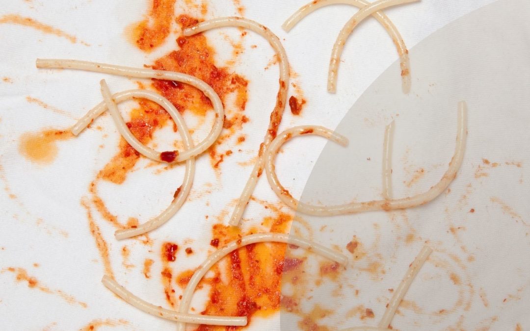 Les secrets ultimes pour éliminer les taches de sauce tomate